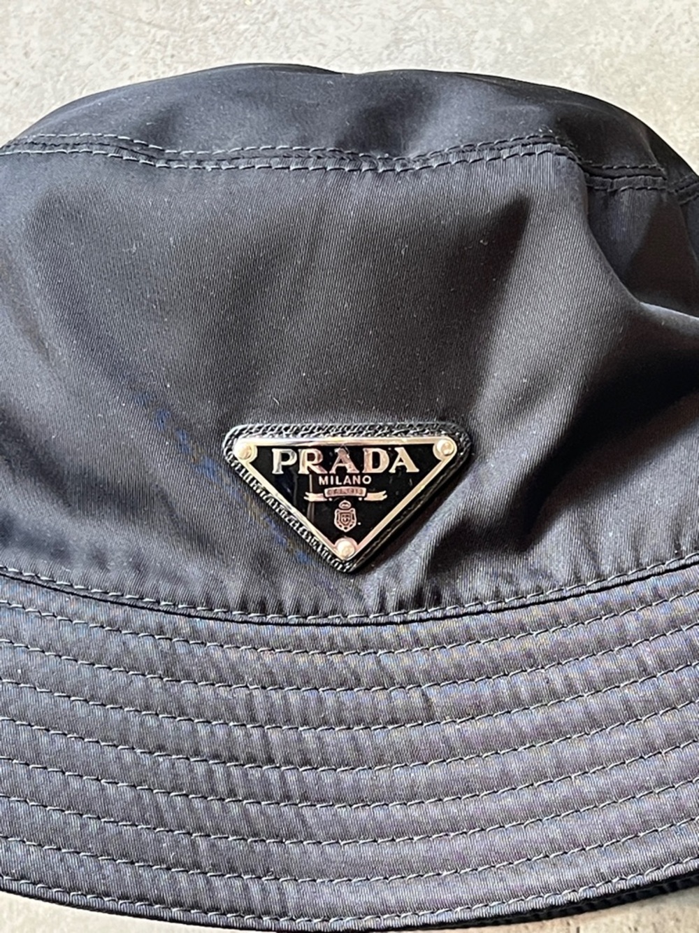 Prada Black Nylon Bucket Hat with Triangular Logo - Picture 2 of 4